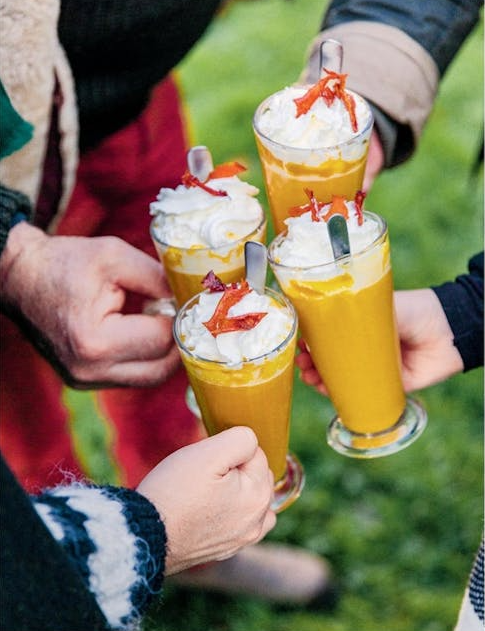 Potimarron soup with whipped cream
