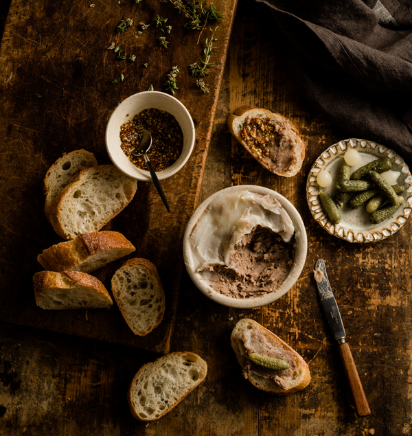 Potted lamb with allspice and thyme