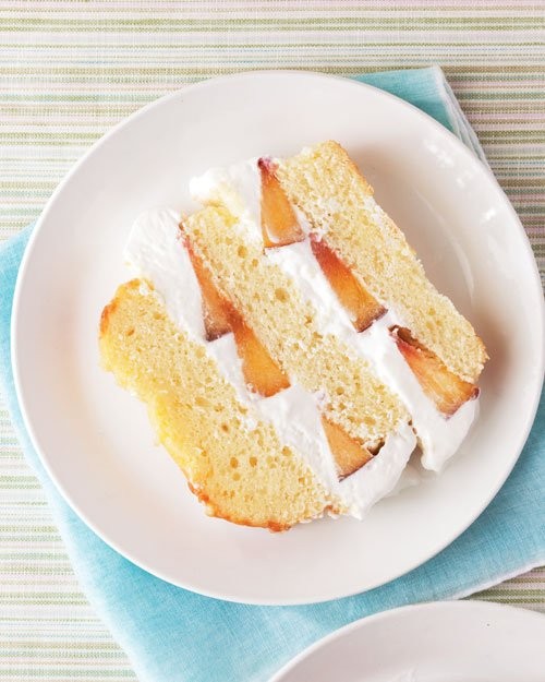 Pound cake with peaches and cream