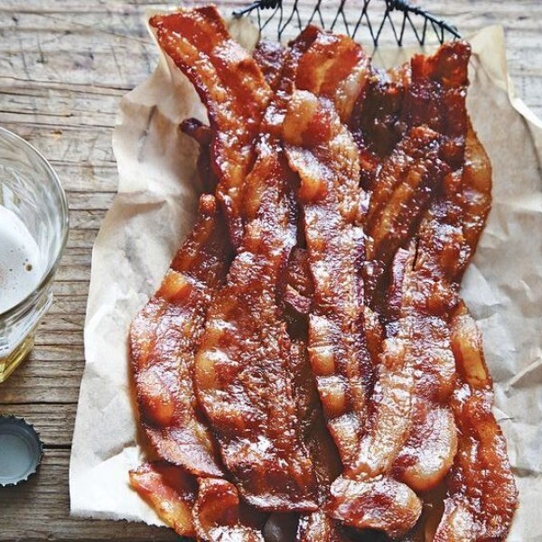 Praline-cayenne bacon