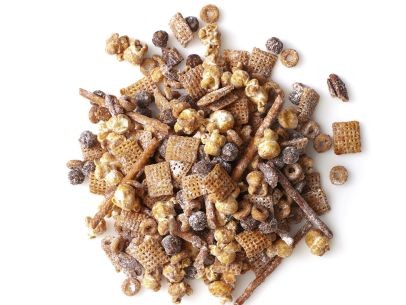 Praline-chocolate snack mix
