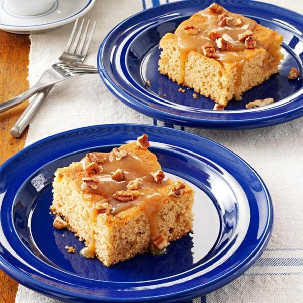 Praline ice cream cake