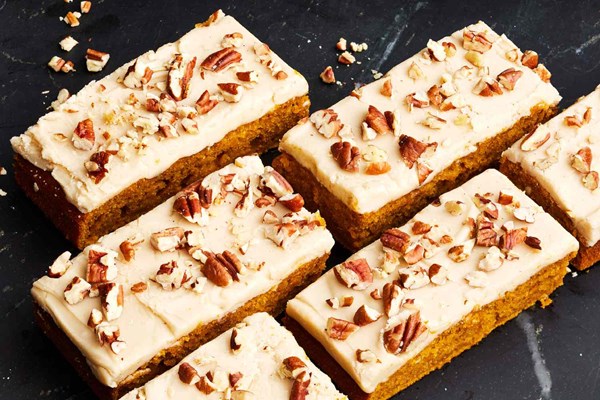 Praline pumpkin bars