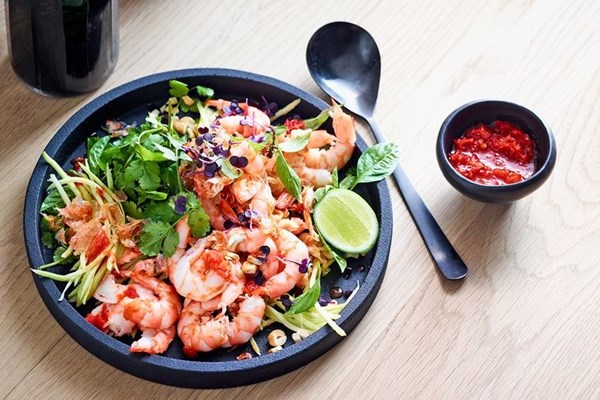 Prawn & green mango salad