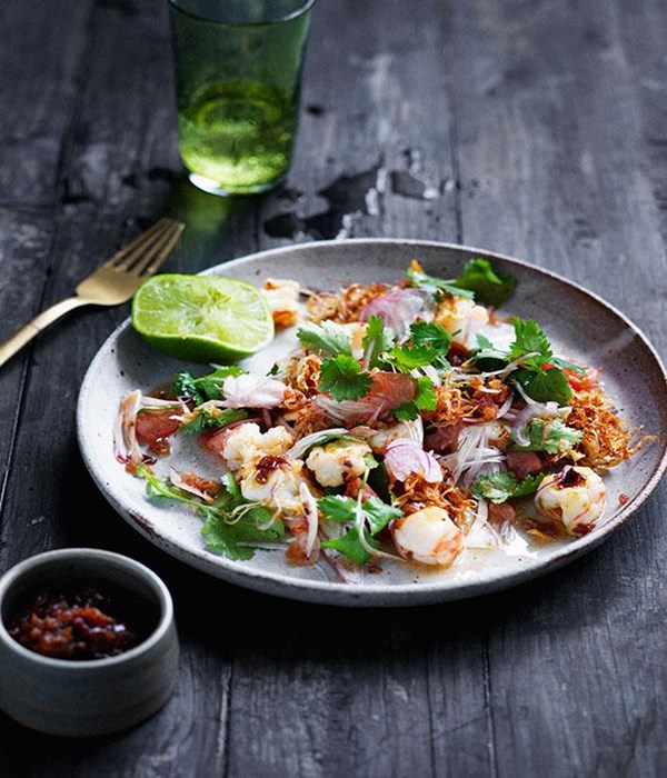 Prawn & pomelo salad with roasted chilli dressing