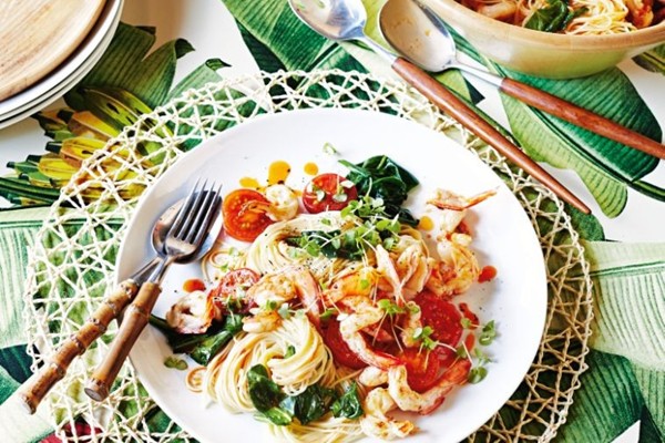Prawn & spinach angel hair pasta with prawn oil