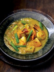 Prawn and pineapple curry (Udang masak)