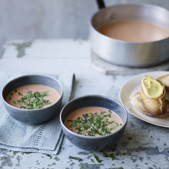 Prawn bisque with garlic mayonnaise croutons