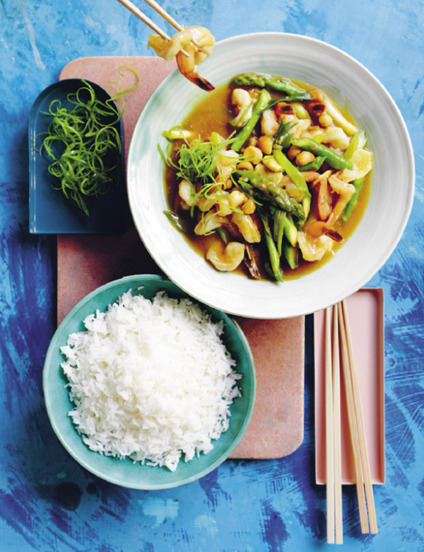 Prawn, macadamia & asparagus stir-fry