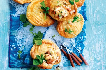 Prawn party pies