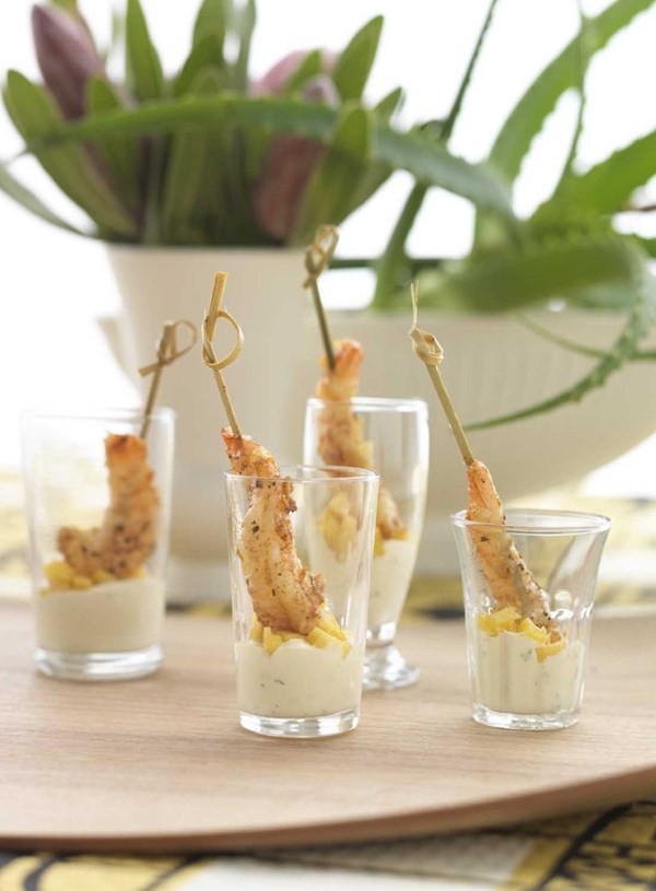 Prawns with lime and mango dipping sauce
