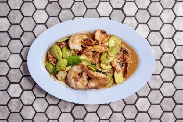 Prawns with shrimp paste and sator beans