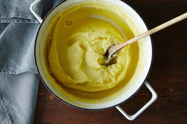 Pre-seasoned mashed potatoes