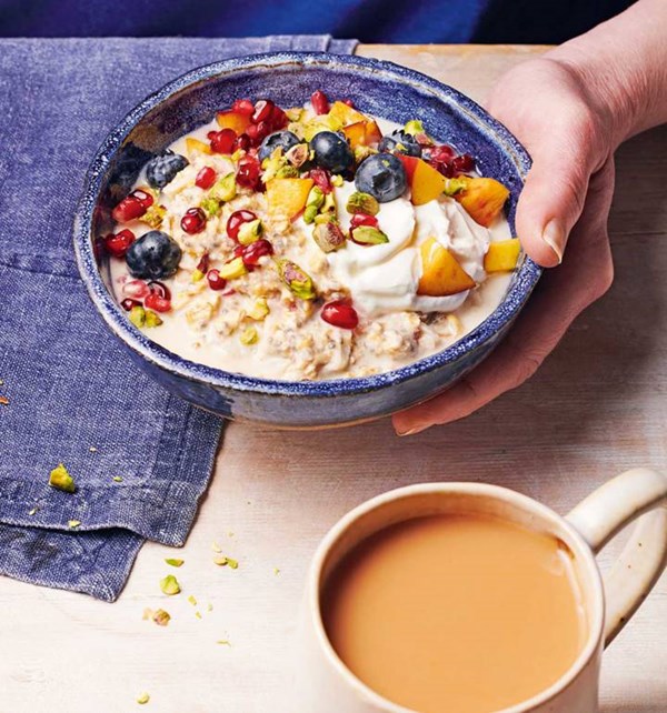 Prebiotic-packed overnight oats