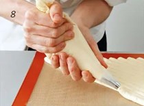Preparing, filling & using a piping bag