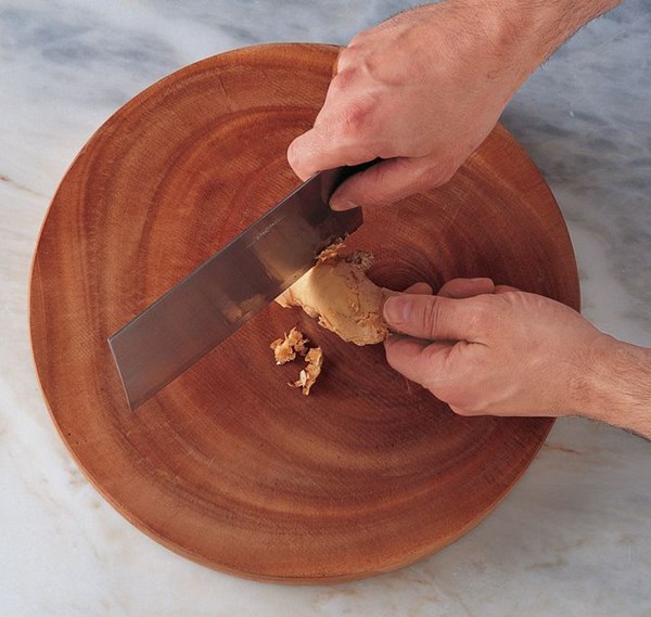 Preparing ginger