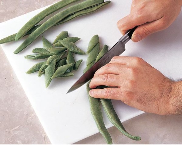 Preparing green beans