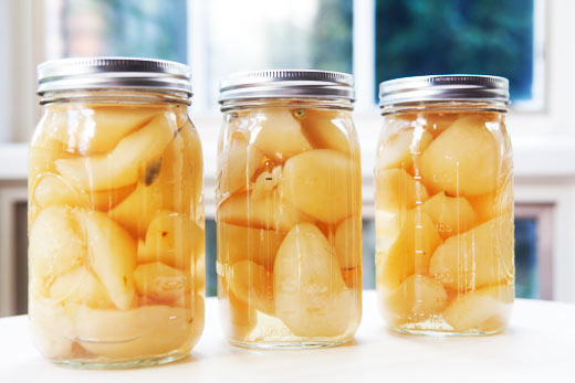 Preserved pears