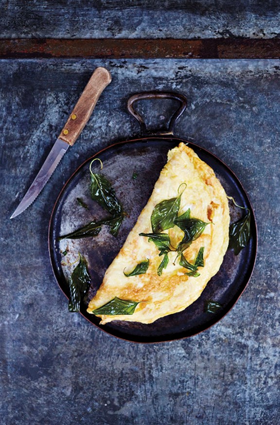 Preserved radish omelet with crispy basil (Khai jiao hua chai po ka-phrao krop)