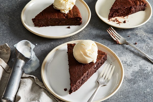 Pressed chocolate cake