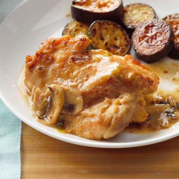 Pressure-cooker chicken thighs in wine sauce