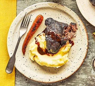Pressure cooker ox cheek & carrots in red wine