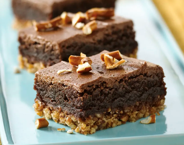 Pretzel brownie bars