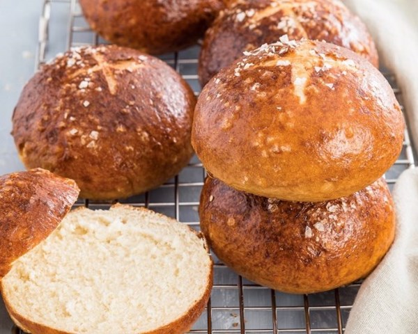 Pretzel buns