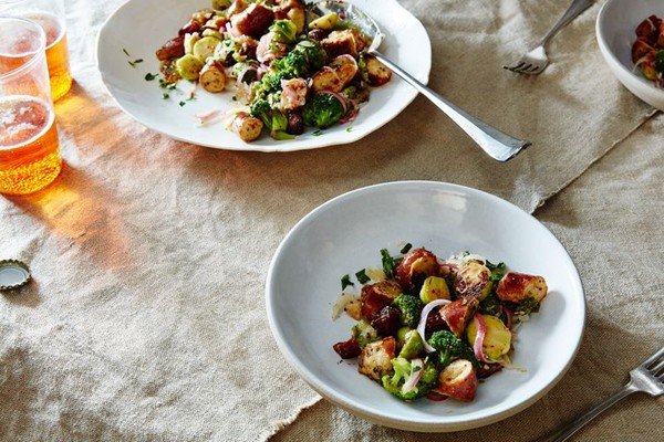 Pretzel panzanella