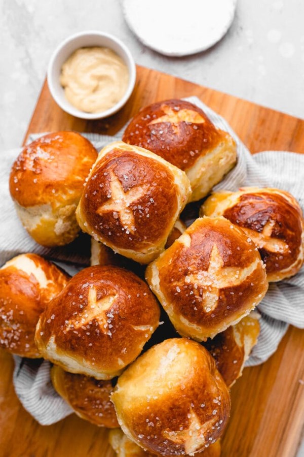 Pretzel rolls