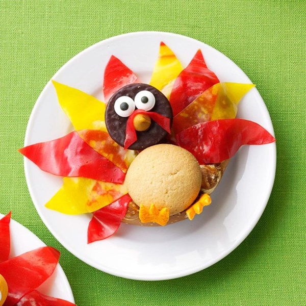 Pretzel turkey treats