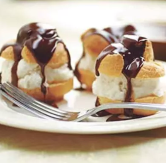 Profiteroles