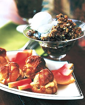 Profiteroles with caramel sauce