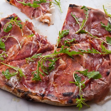 Prosciutto & arugula pizza