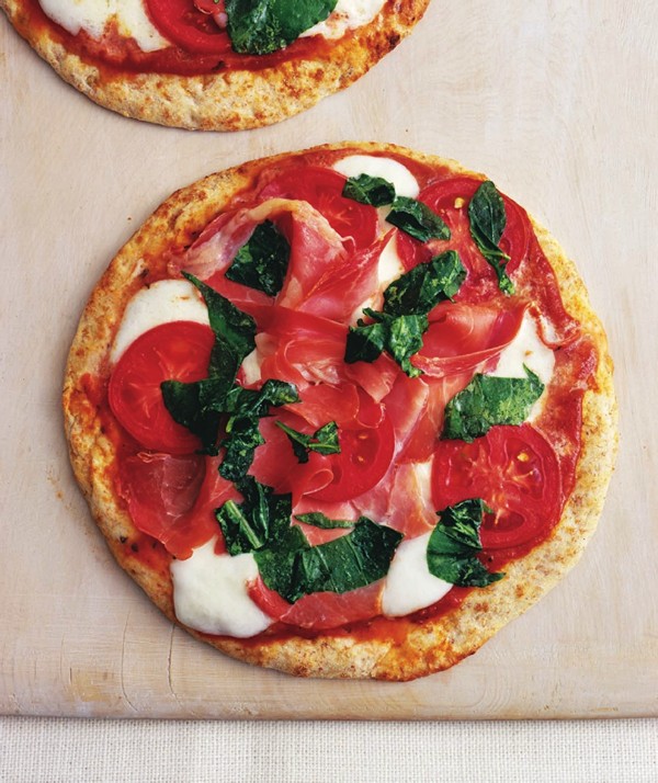 Prosciutto and cheese pizza