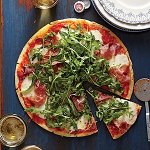 Prosciutto-arugula pizza