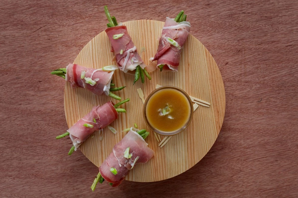 Prosciutto, goat cheese and green bean roll-ups