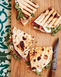 Prosciutto-mozzarella piadine