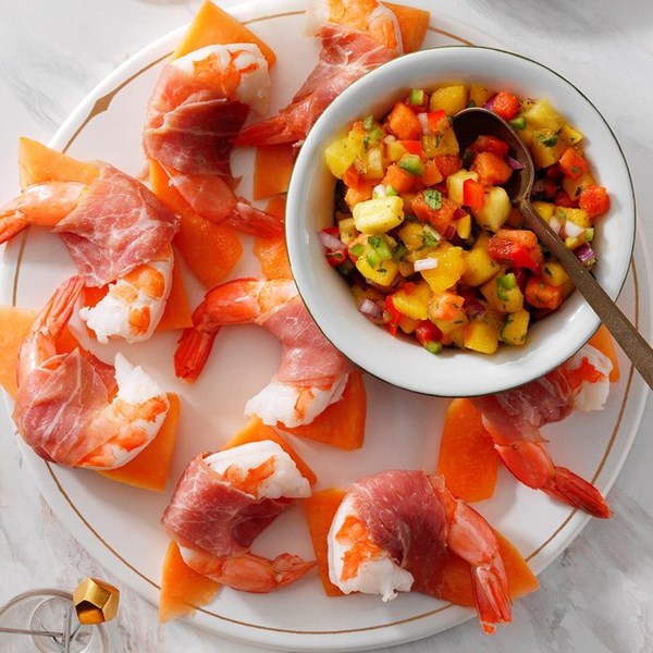 Prosciutto shrimp with tropical mango salsa
