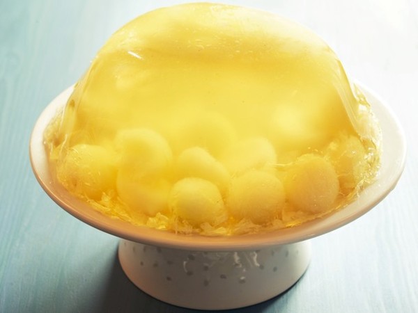 Prosecco and elderflower jelly with melon