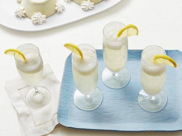 Prosecco and lemon sorbet cocktail (Sgroppino)