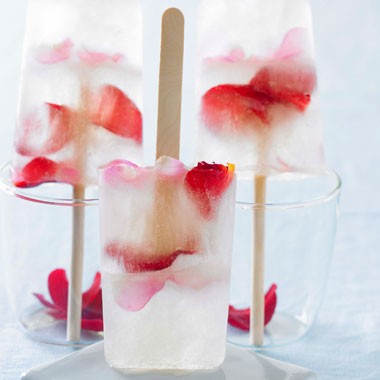 Prosecco-rose petal pops