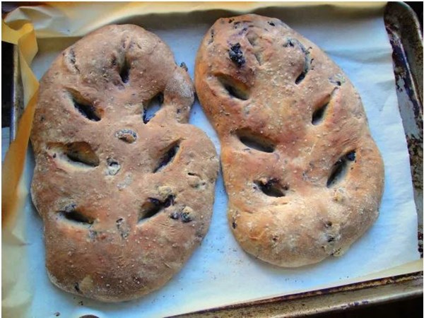Provençal olive fougasse