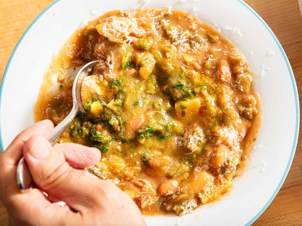 Provençal summer vegetable soup (Soupe au pistou)