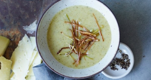 Provençal vegetable soup au pistou with Parmesan crisps