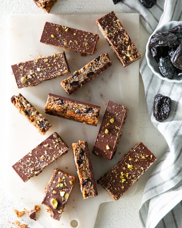 Prune, chocolate, and oat bars