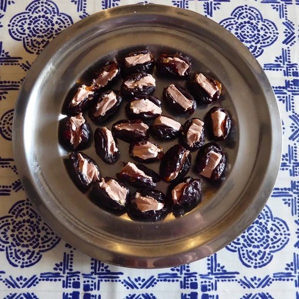 Prunes stuffed with pâté (Les pruneaux fourrés)