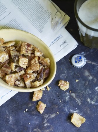 Pub-style pork scratchings
