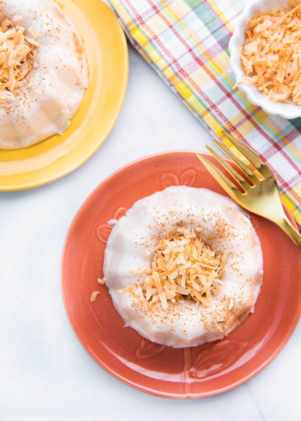 Puerto Rican coconut pudding (Tembleque)