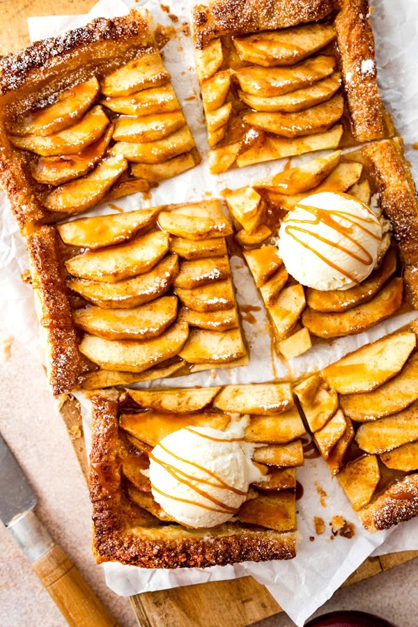 Puff pastry apple tart